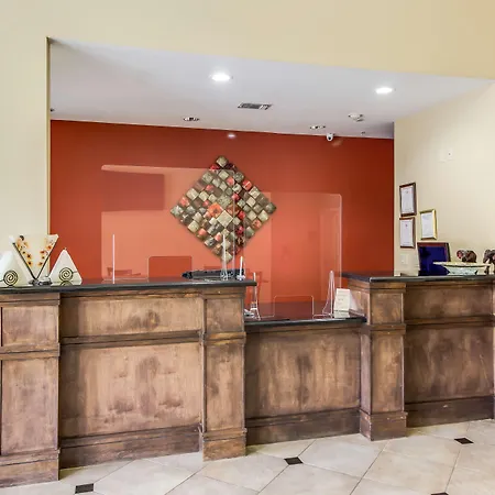 Ibis Hauptbahnhof Hotel 3*